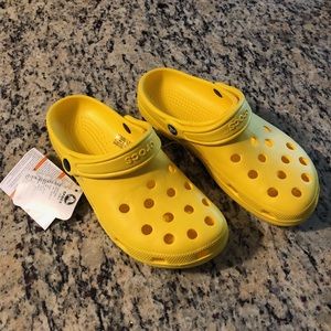 NWT🚨 Yellow Crocs size women‘s 10 men’s 8